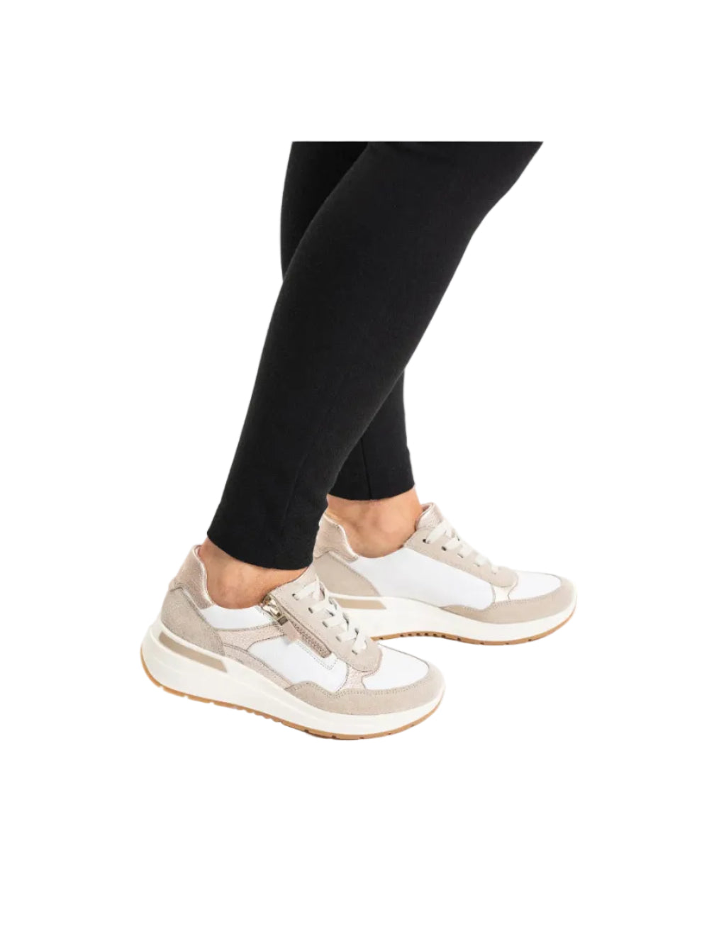 Sneaker in camoscio tacco 5 cm.