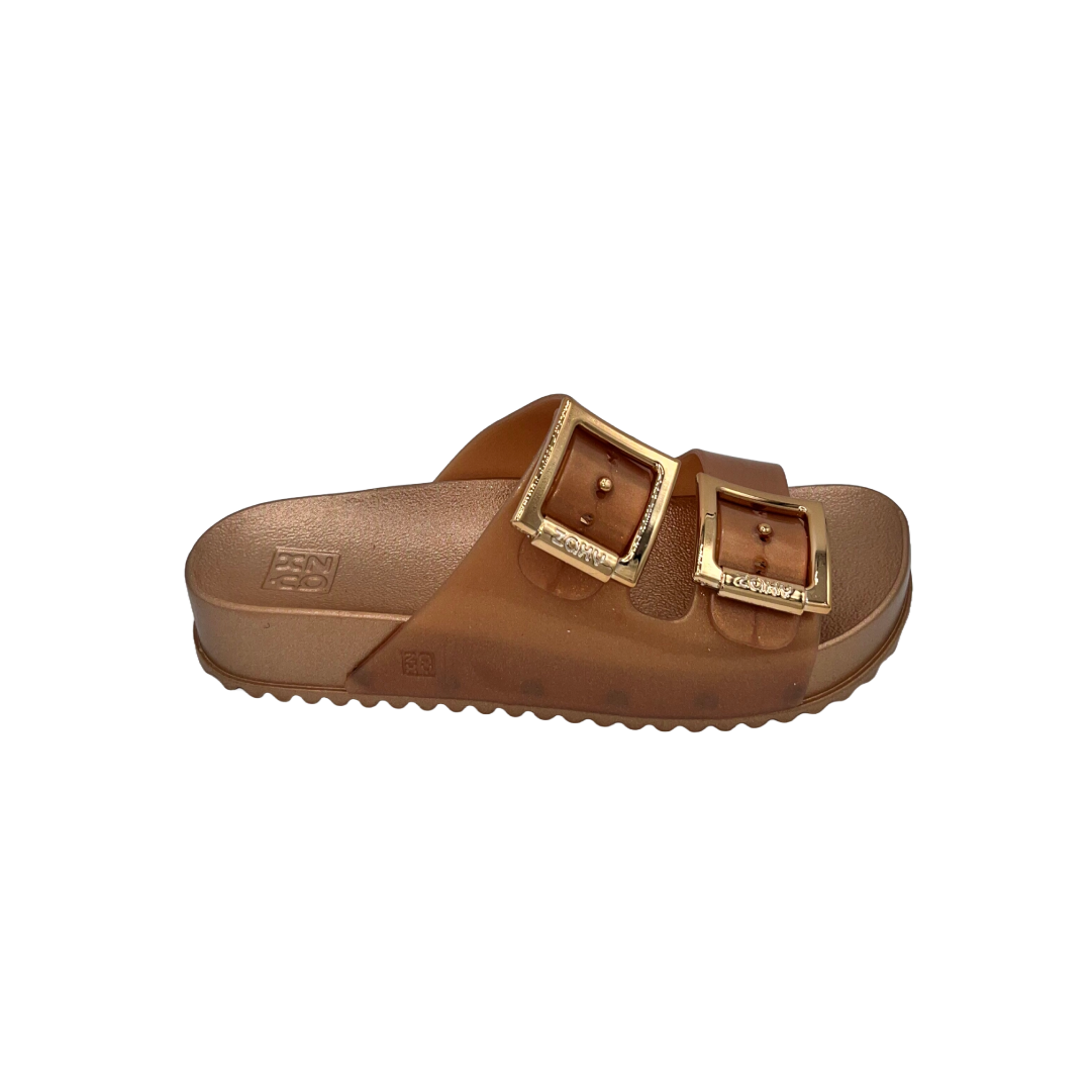 Ciabattina in gomma fibbie tacco 2 cm.