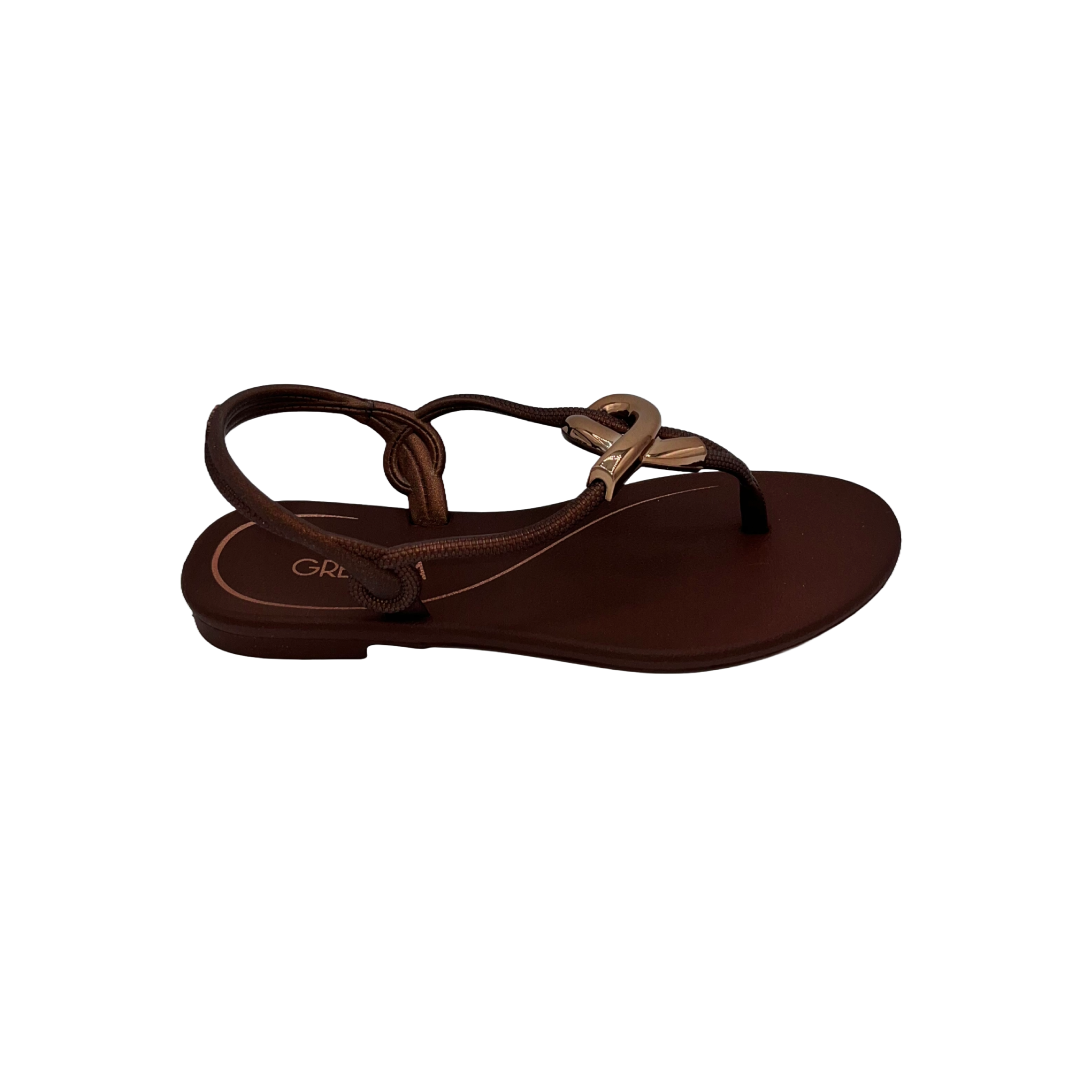 Sandalo infradito con accessorio tacco 1 cm.