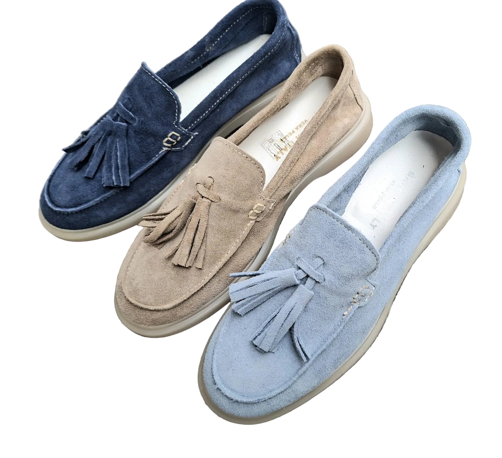 Mocassino in camoscio con nappine tacco 2 cm.