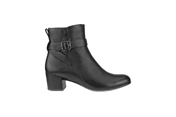 Polacchino in pelle nera tacco 4,5 cm.