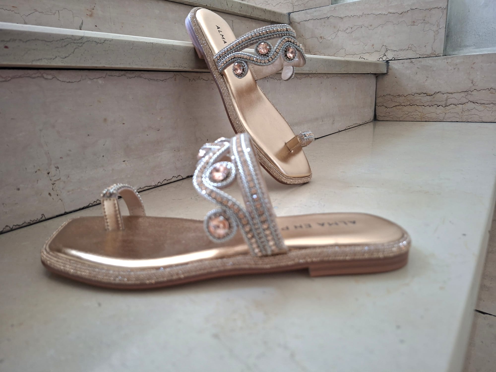infradito ciabattina strass tacco 2 cm.