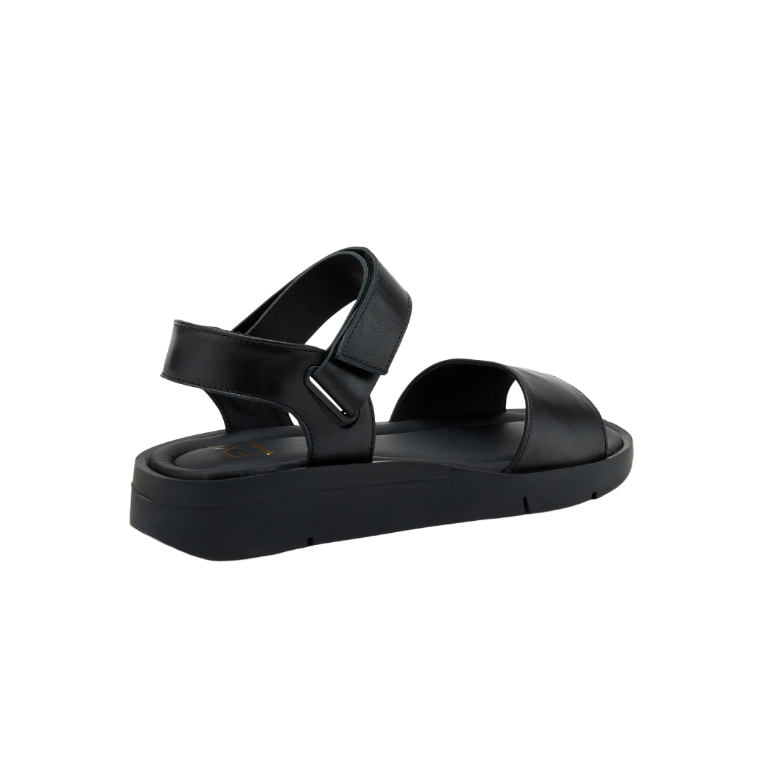 Sandalo a fascia pelle nera zeppetta 3 cm.