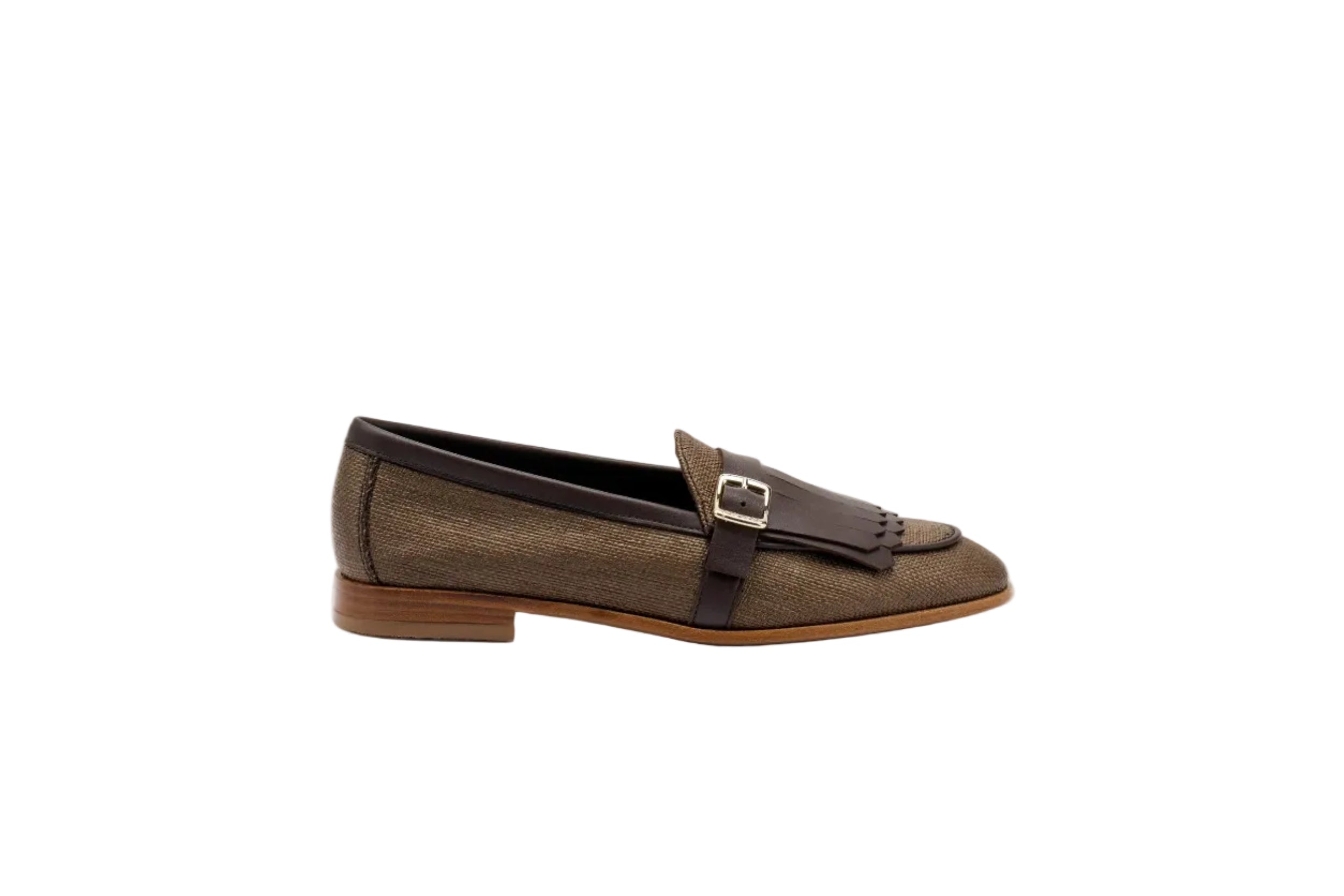 Mocassino affusolato con frangia in rafia tacco 2 cm.