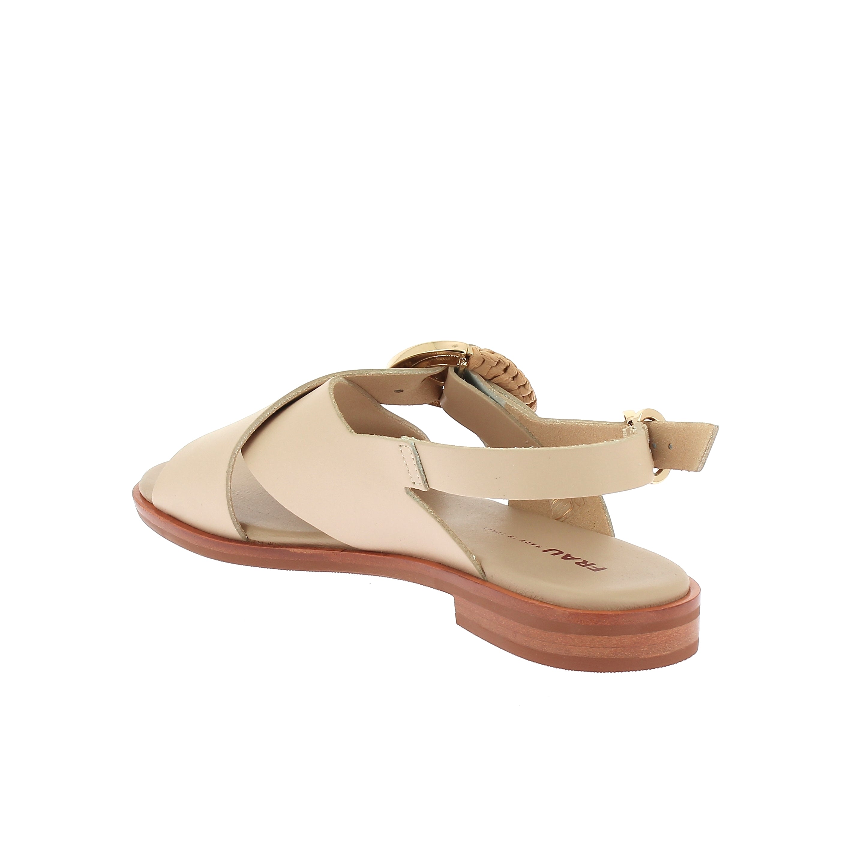 Sandalo in pelle fasce incrociate con accessorio tacco 2 cm.