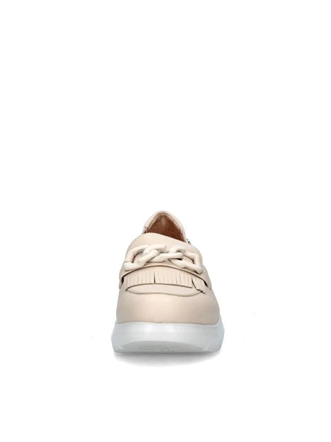 Mocassino in pelle con zeppa tacco 4,5 cm.