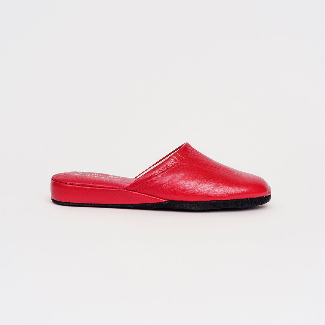 Pianella scendiletto in pelle tacco 1,5 cm.