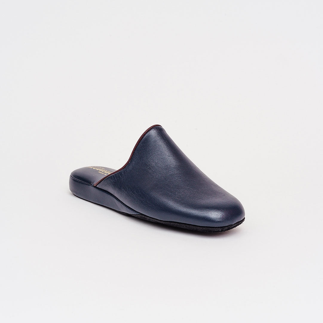 Pianella in pelle blu, nera o bordeaux tacco 1,5 cm.