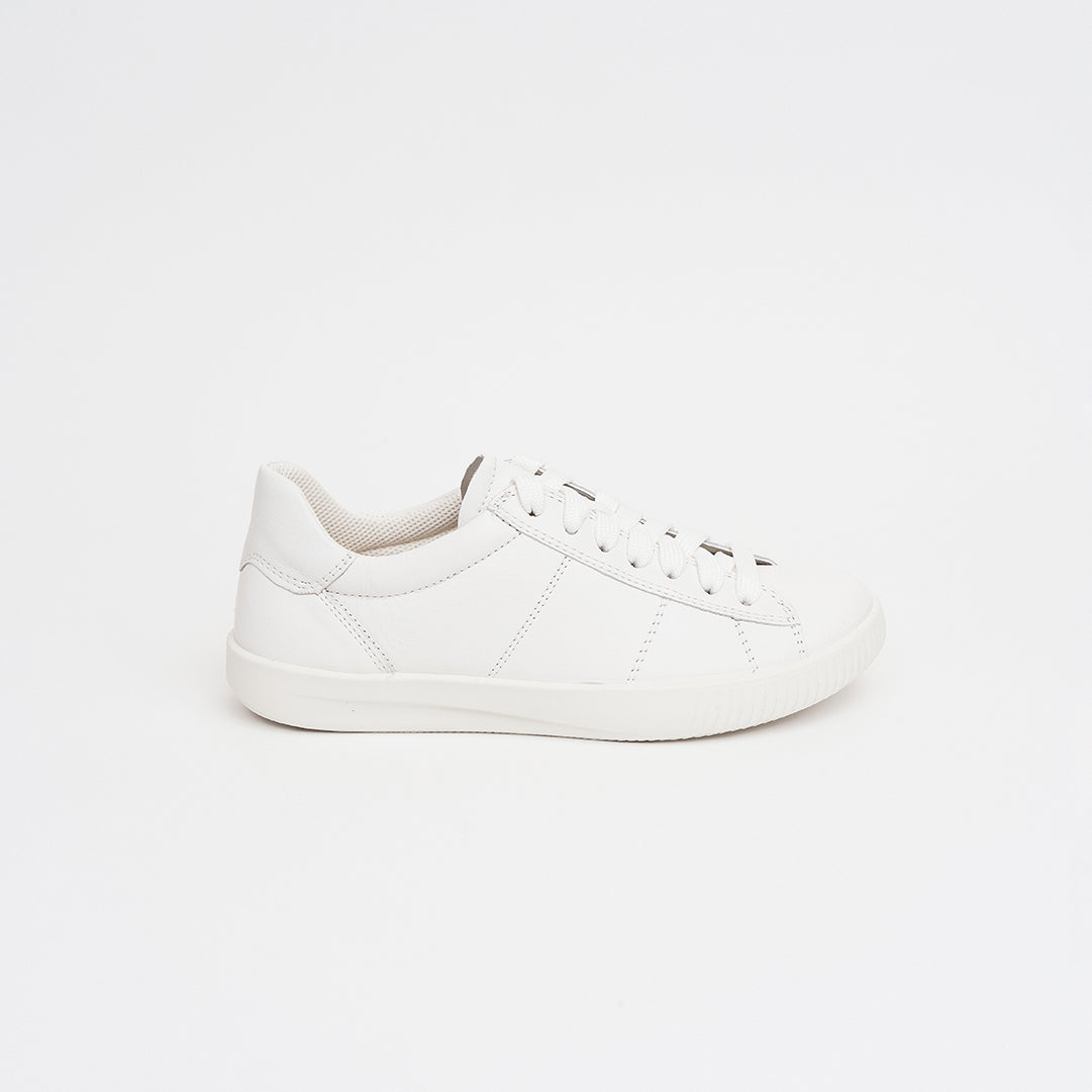 Sneaker in pelle altezza 2 cm.