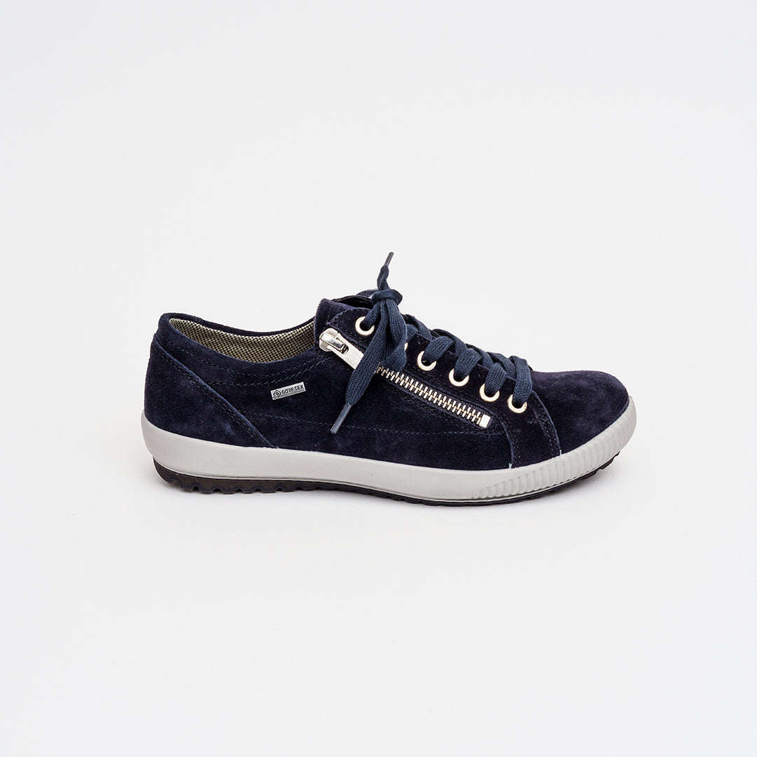 Sneakers in camoscio con zip tacco 3 cm.