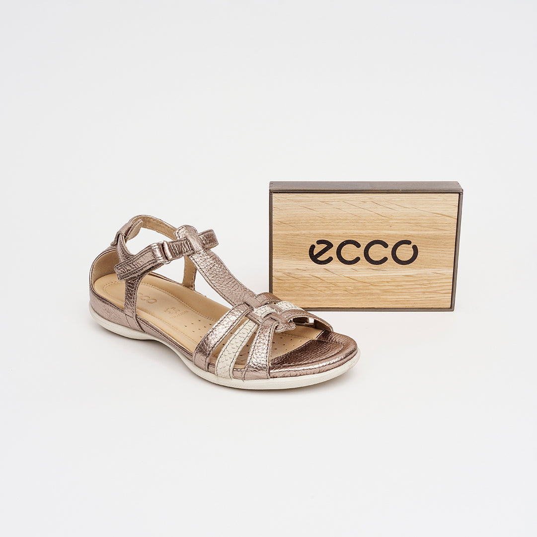 Sandalo in pelle zeppa 2 cm.