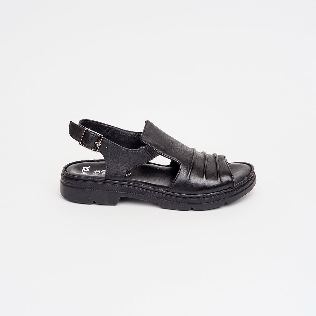 Sandalo in pelle nero zeppa 3 cm.