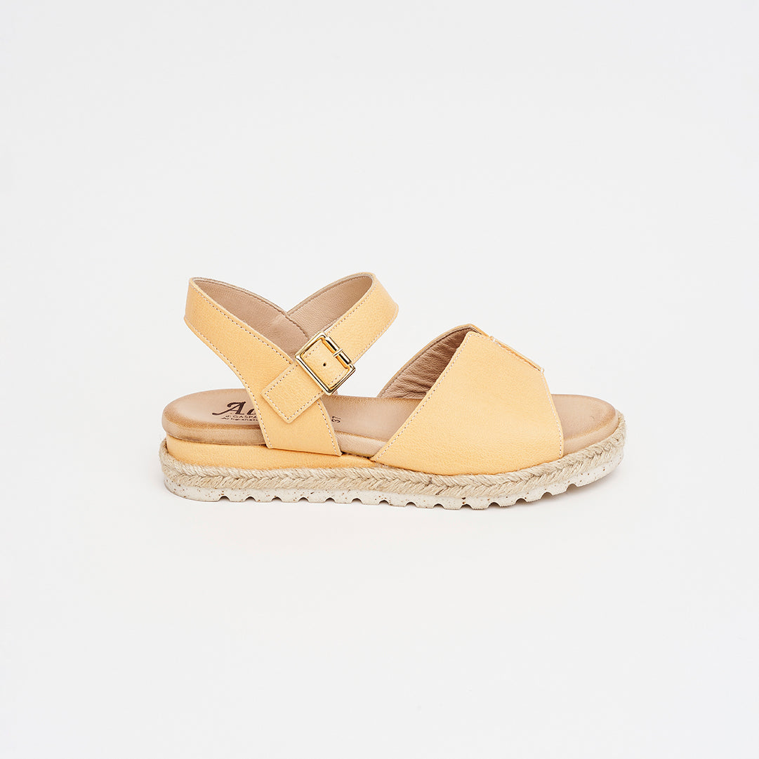 Sandalo in pelle zeppa 3 cm.
