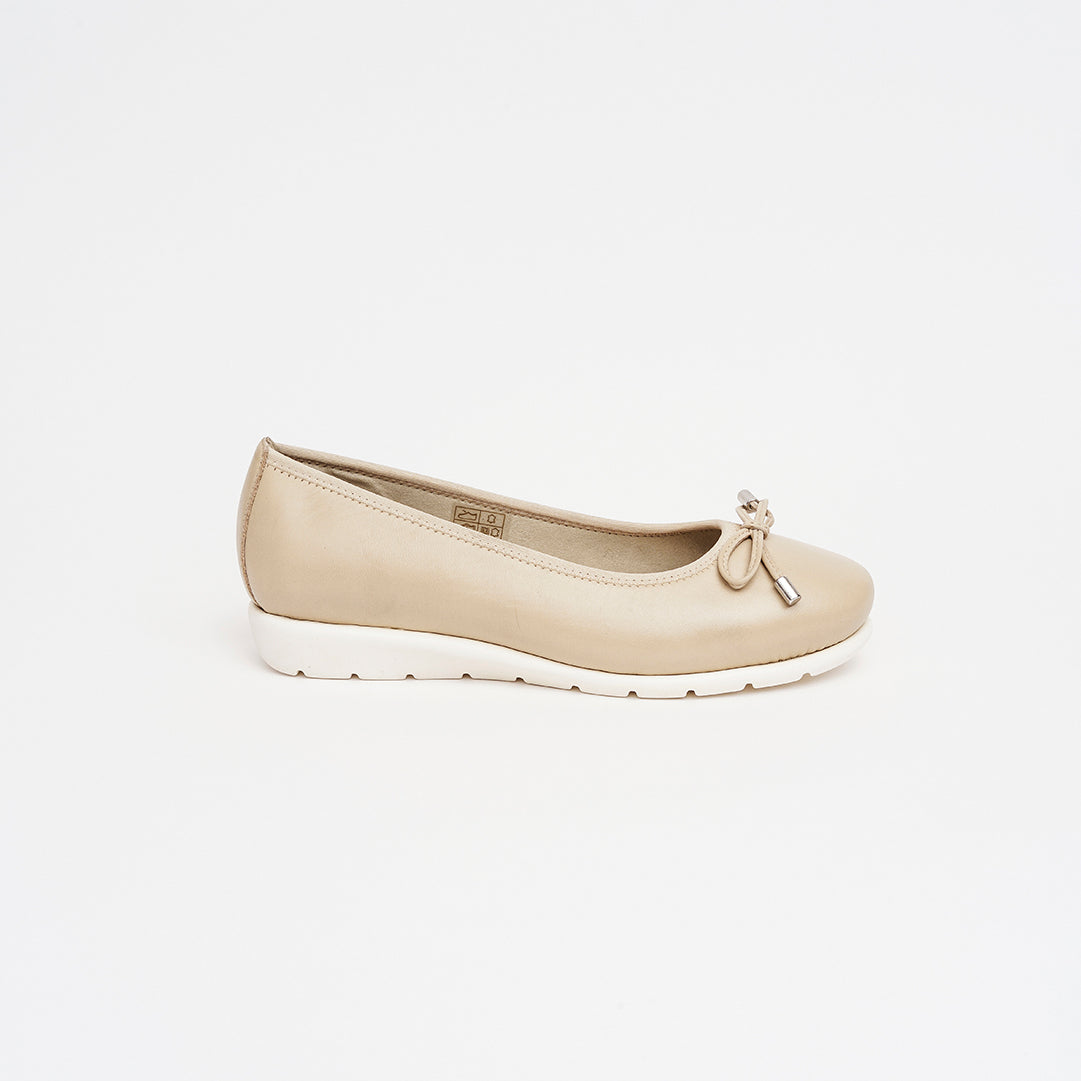 Ballerina pelle tacco 2 cm.