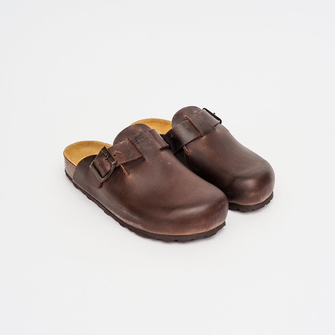 Sabot in pelle tacco 2,5 cm.