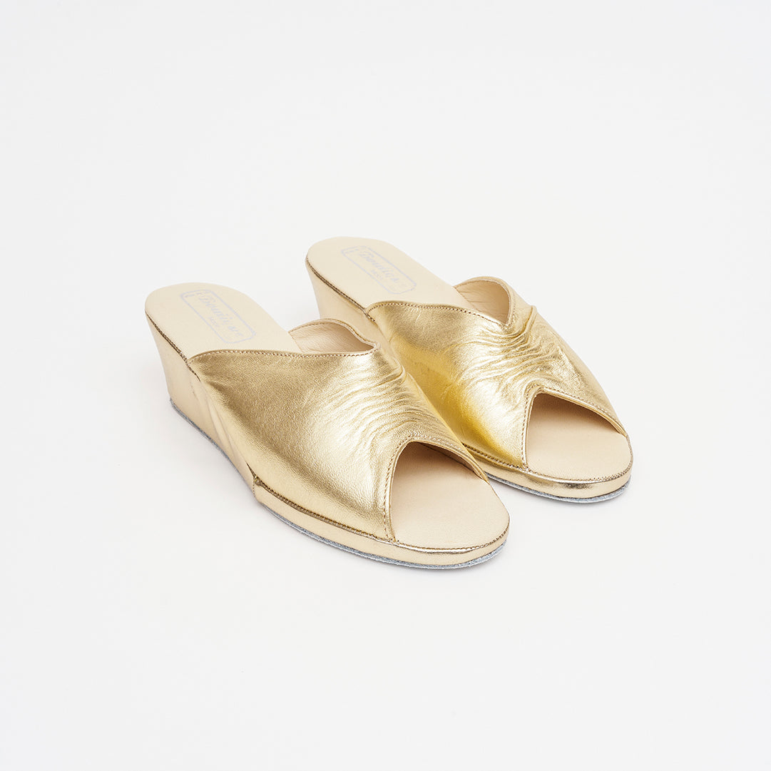 Pianella aperta in punta in pelle tacco 5 cm.