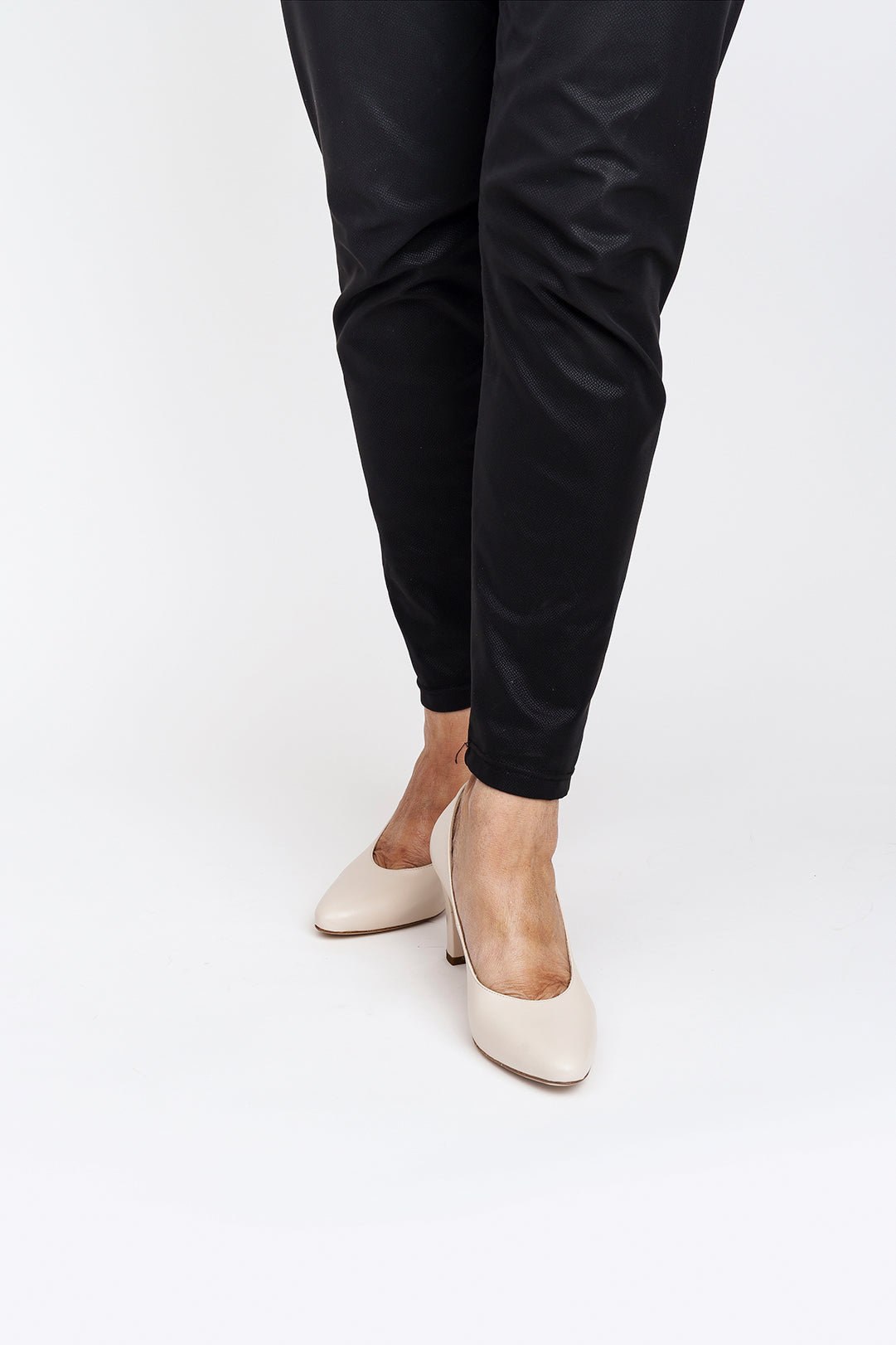 Décolleté in pelle tacco 7 cm.