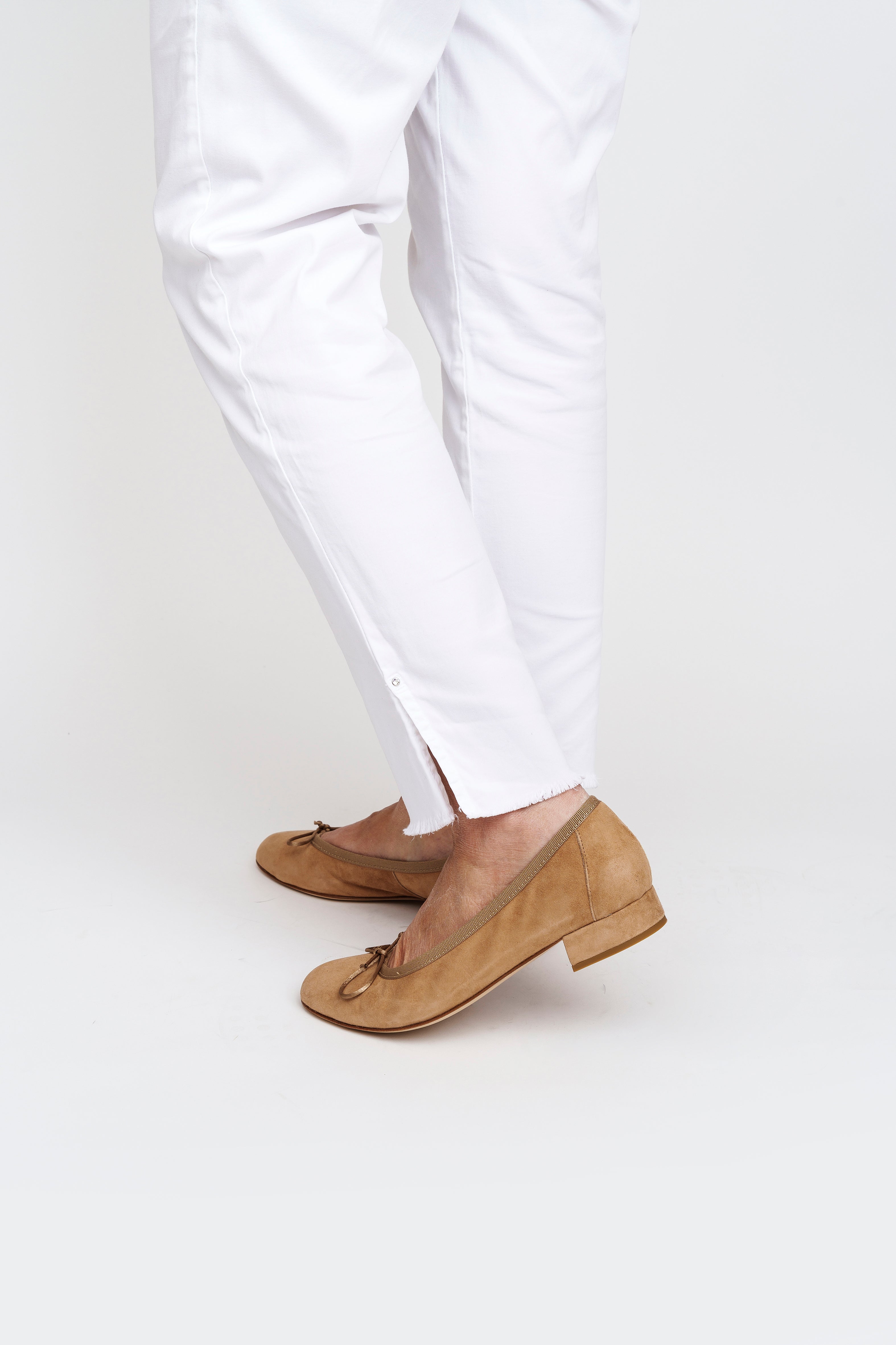 Décolletè camoscio tacco 2,5 cm.