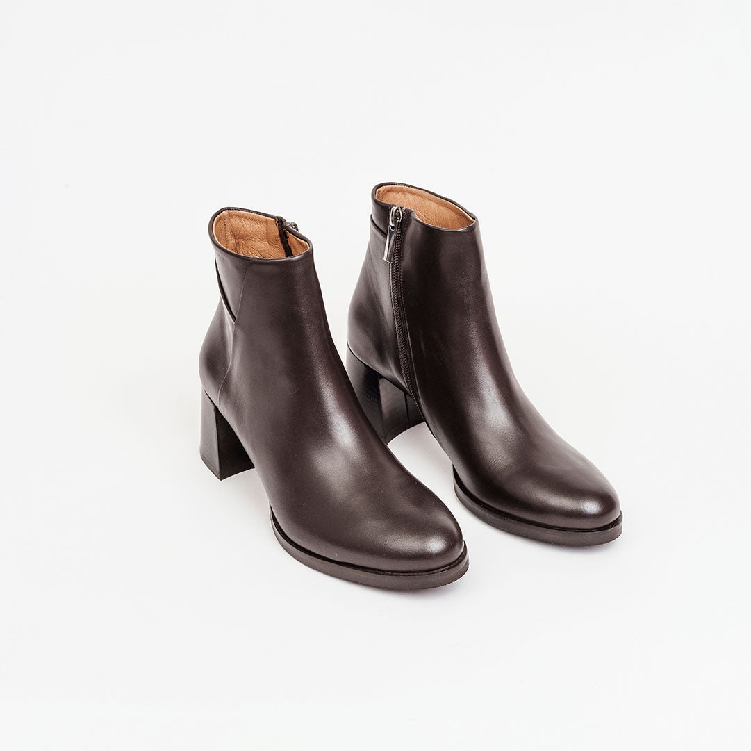 Polacchino in pelle tacco 6 cm.