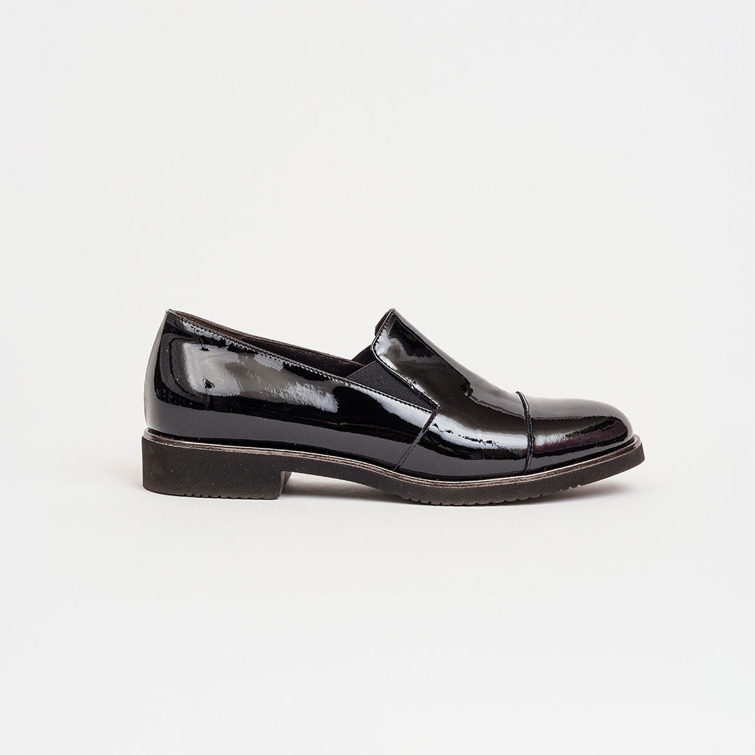 Slip-on in vernice tacco 2 cm.