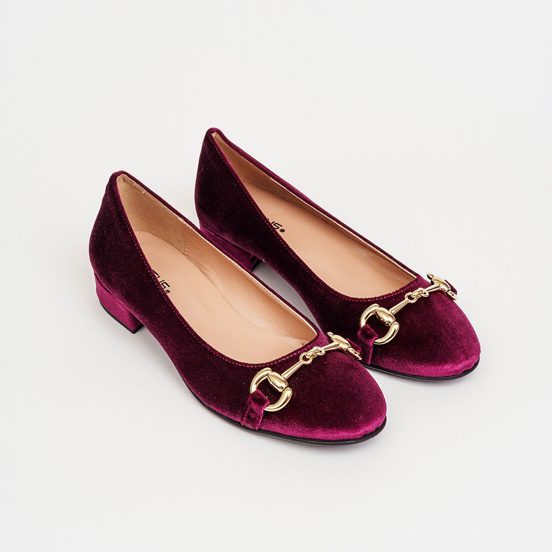 Décolleté con morsetto in velluto tacco 2,5.