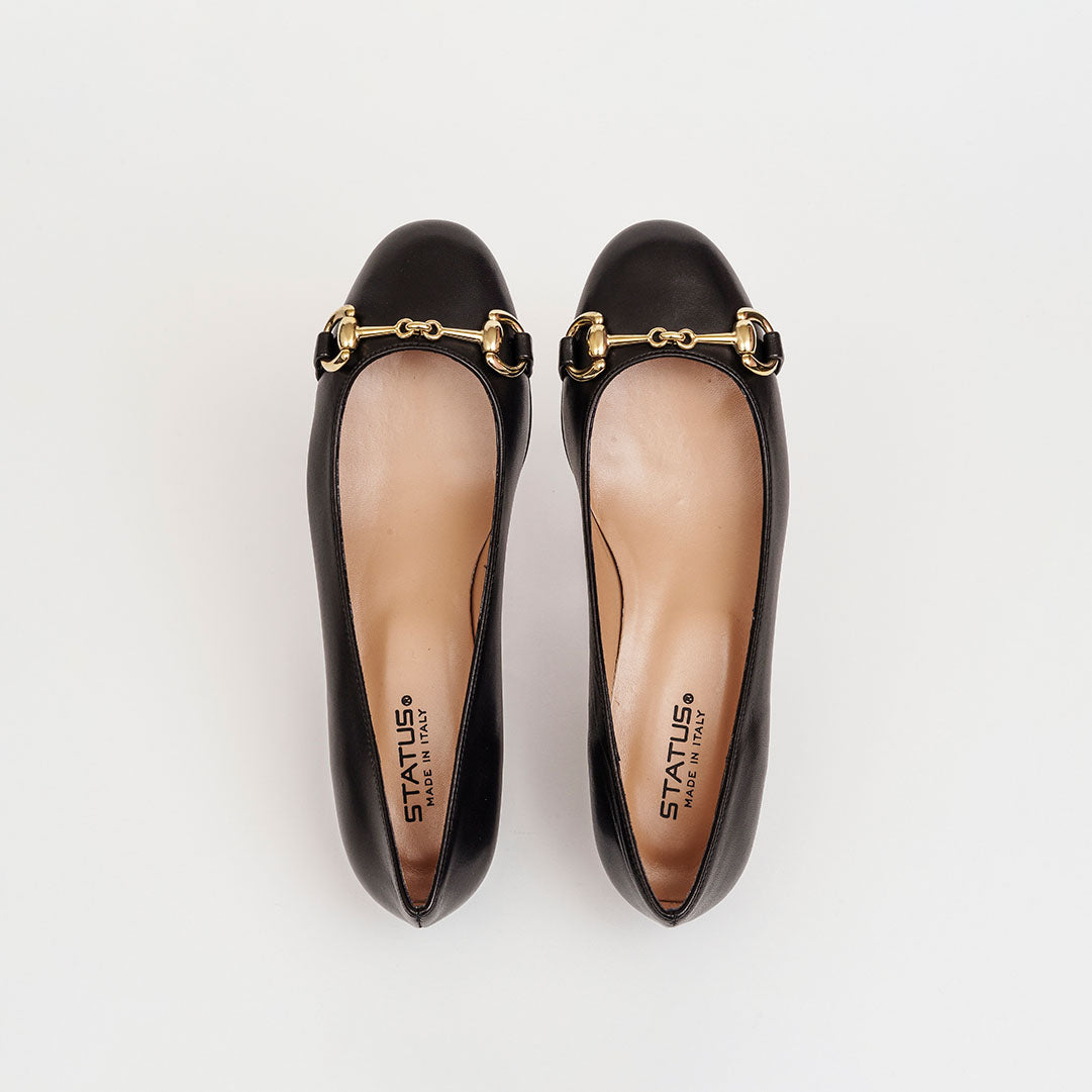 Décolleté con morsetto in pelle tacco 2,5.