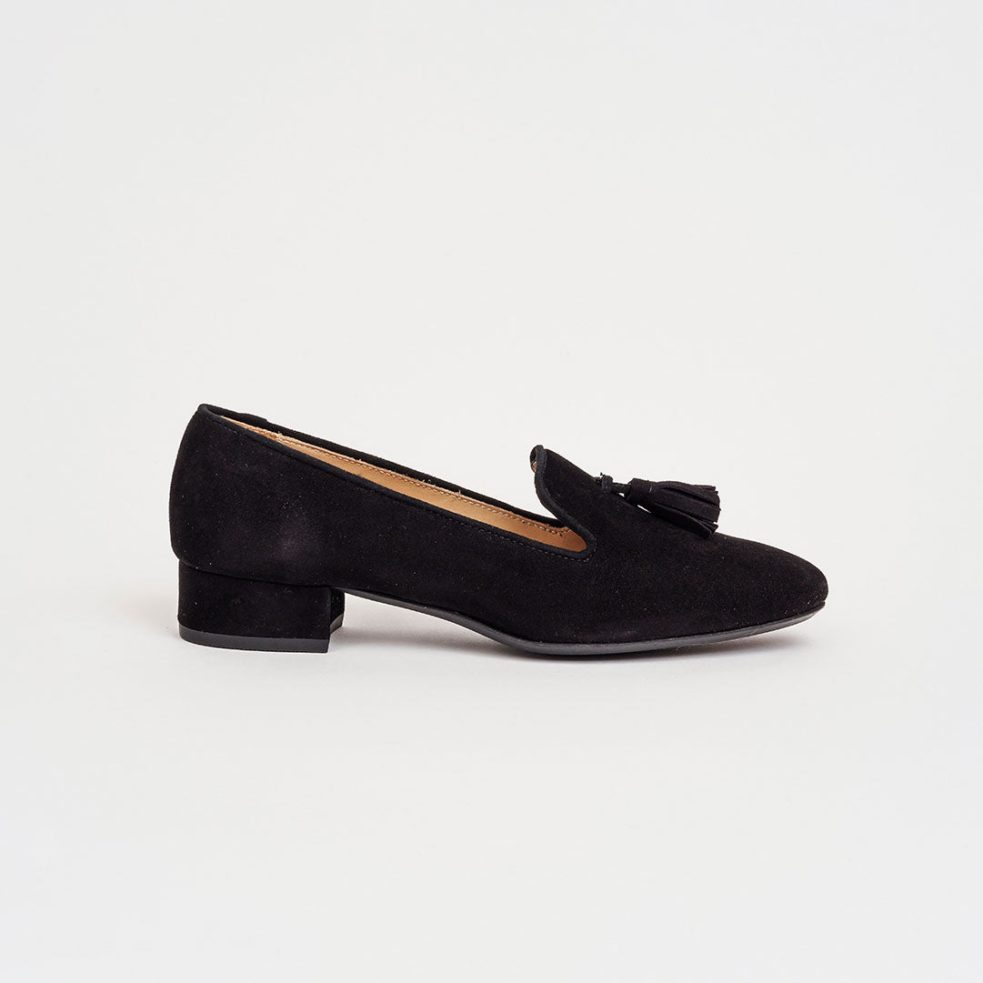 Slip-on con nappine in camoscio tacco 3 cm.