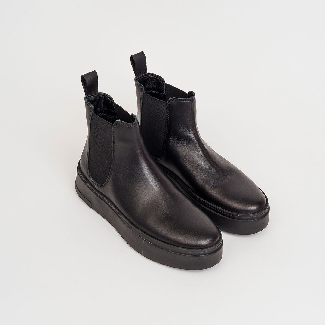 Beatles sporty in pelle fondo a cassetta tacco 2 cm.