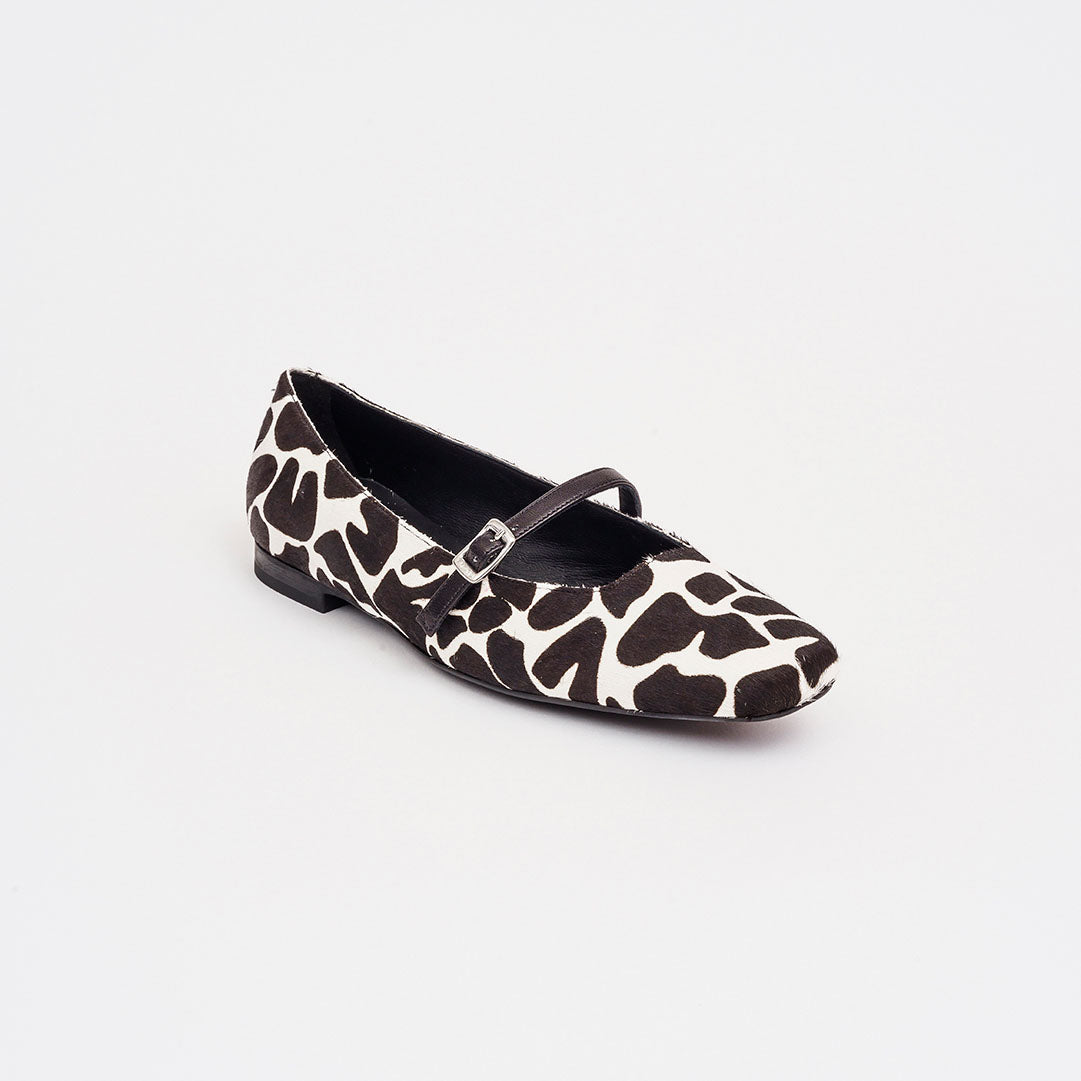 Ballerina con cinturino con stampa animalier bianco-nero tacco 1,5 cm.