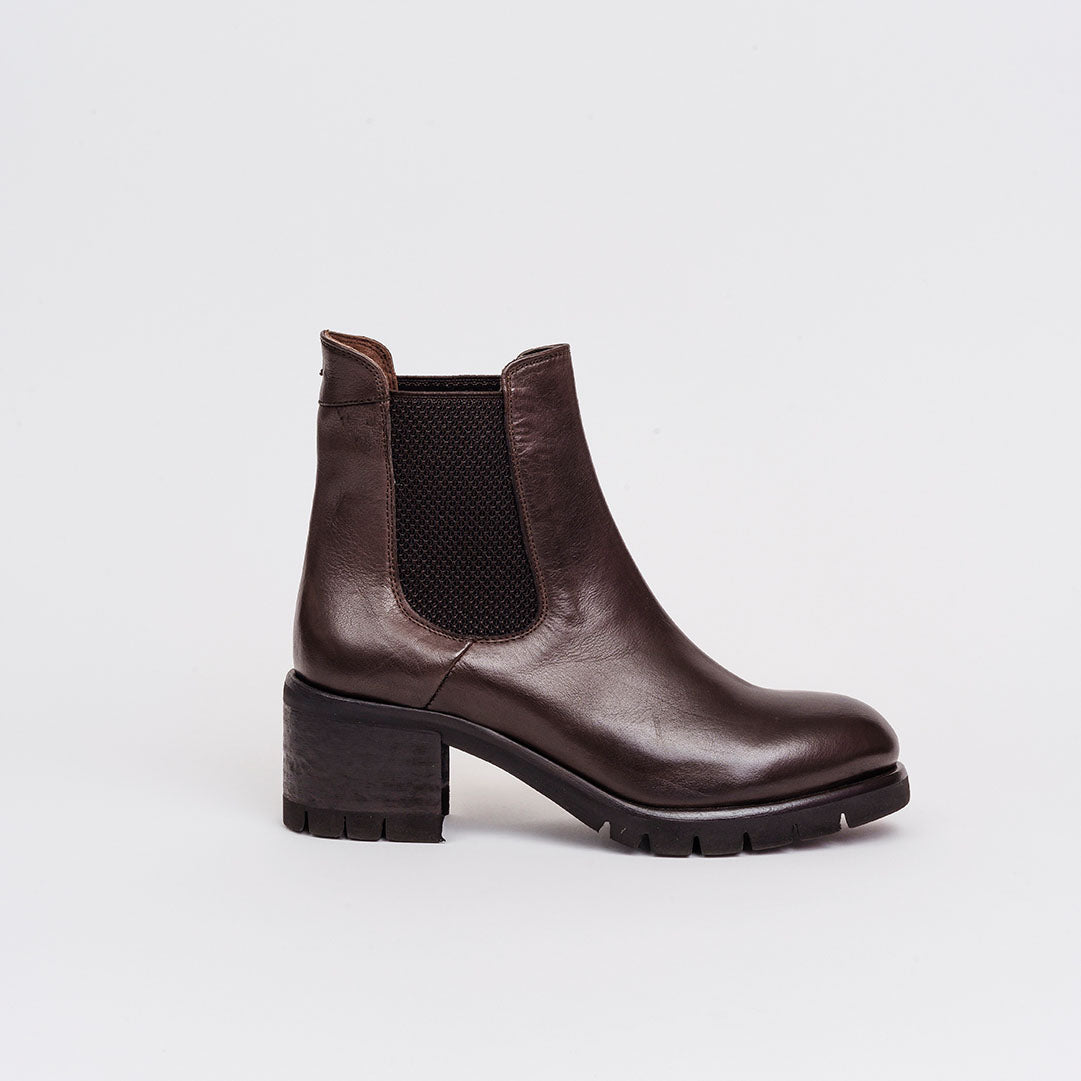 Polacchino sportivo in pelle tacco 5 cm.