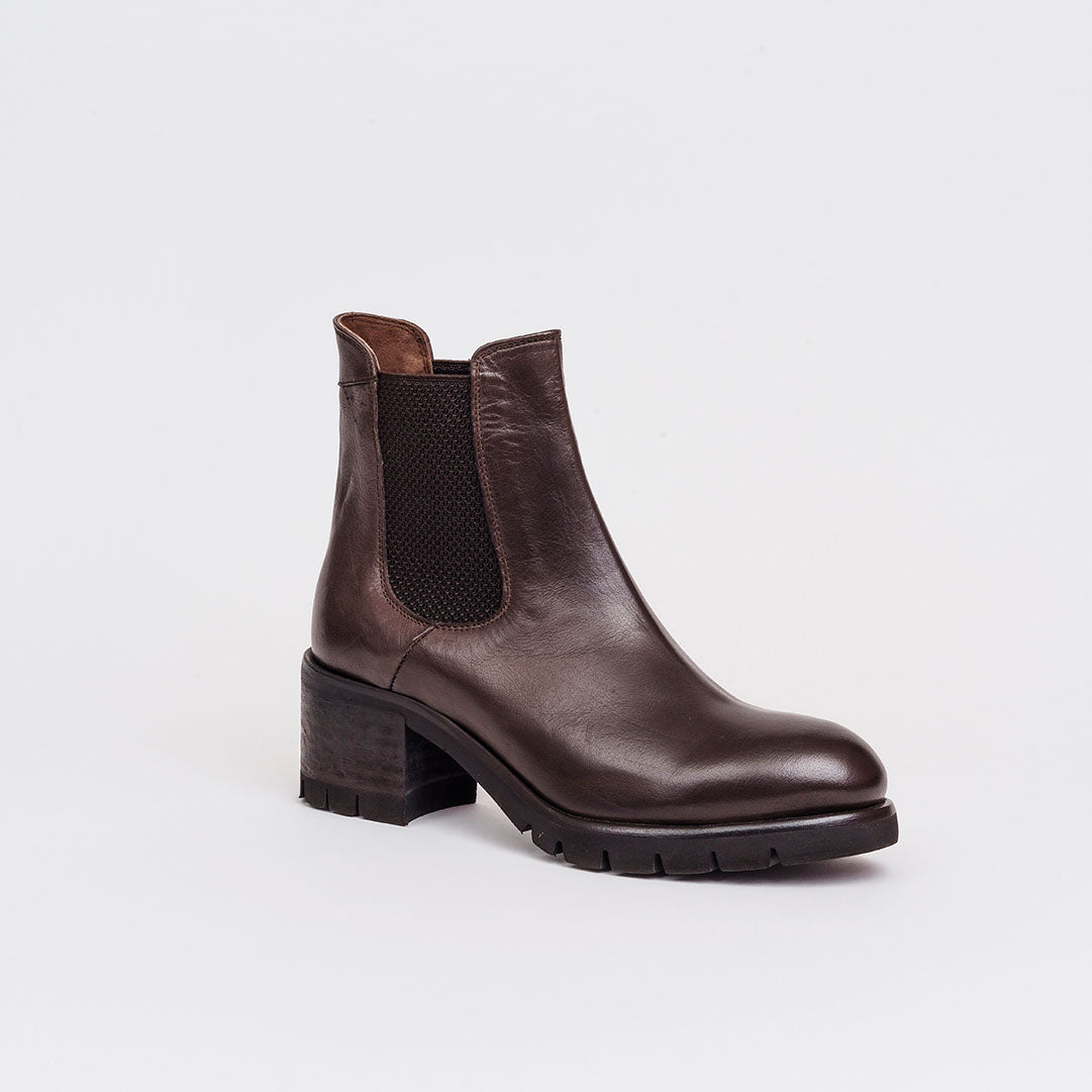 Polacchino sportivo in pelle tacco 5 cm.