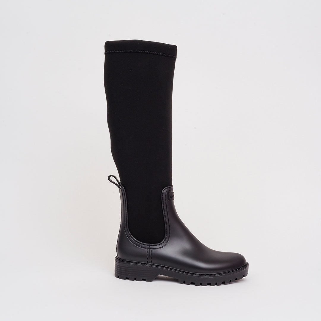 Stivale in gomma e lycra tacco 2 cm.