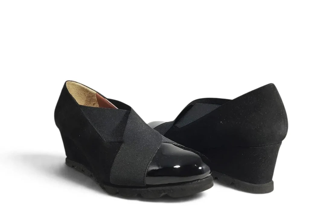 Accollata con elastici ad incrocio in pelle o vernice zeppa 5 cm.