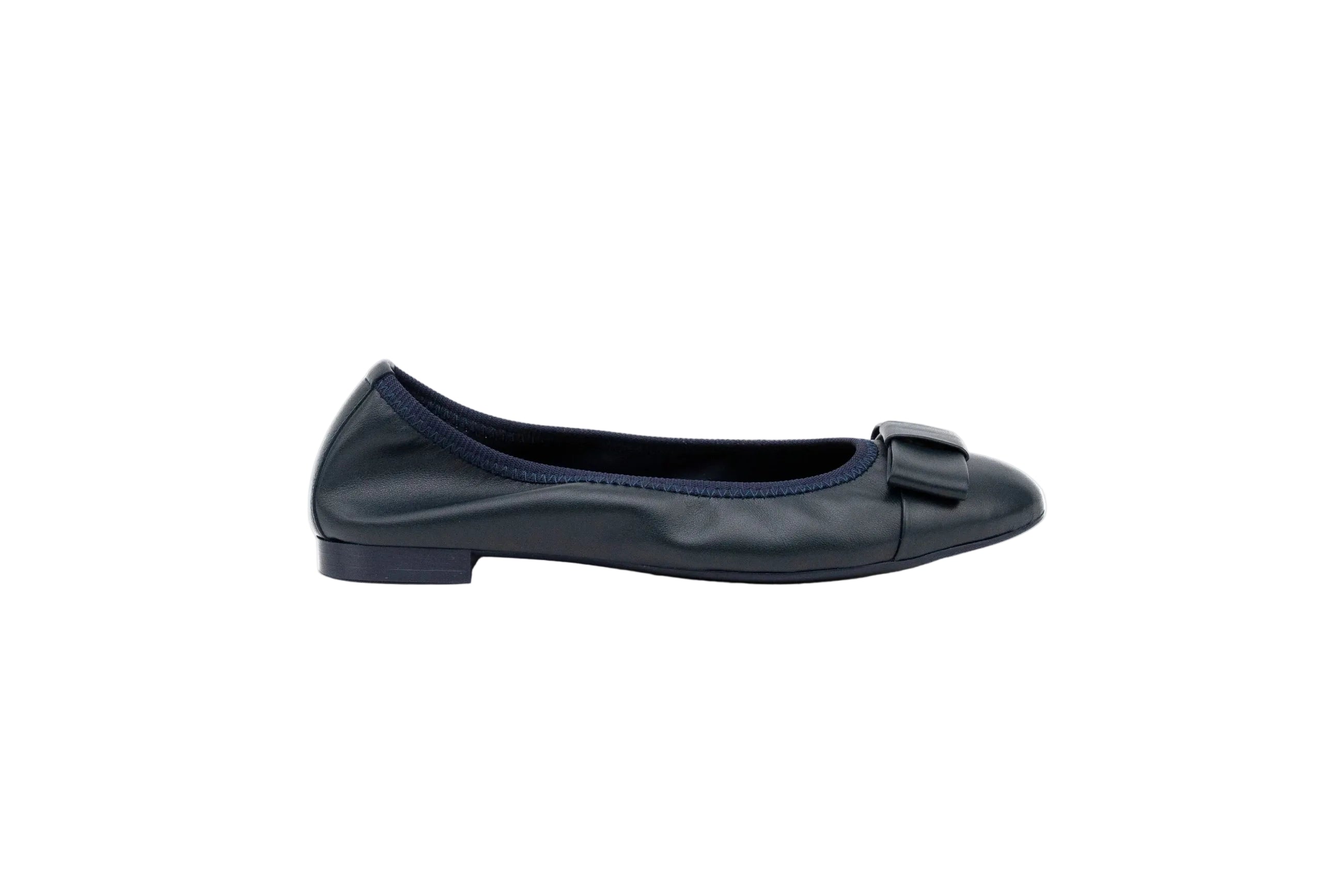 Ballerina in pelle sfoderata con gala tacco di 1,5 cm.