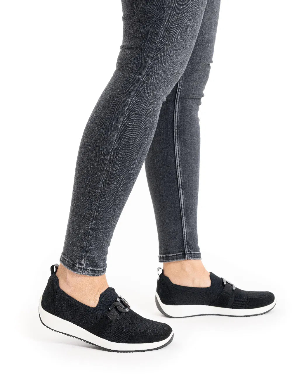 Slip-on in tessuto e pelle  tacco 3,5 cm.