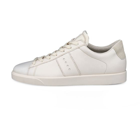 Sneaker in pelle altezza 2 cm.