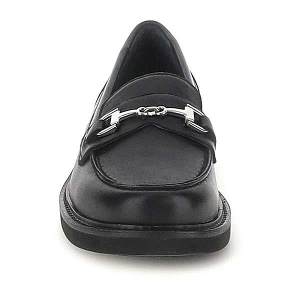 Mocassino in pelle con morsetto tacco 2,5 cm