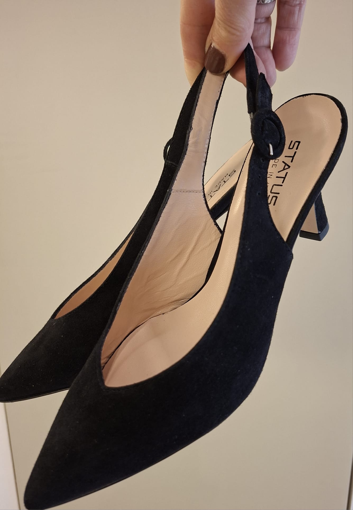 Chanel in camoscio punta slanciata tacco 7 cm.