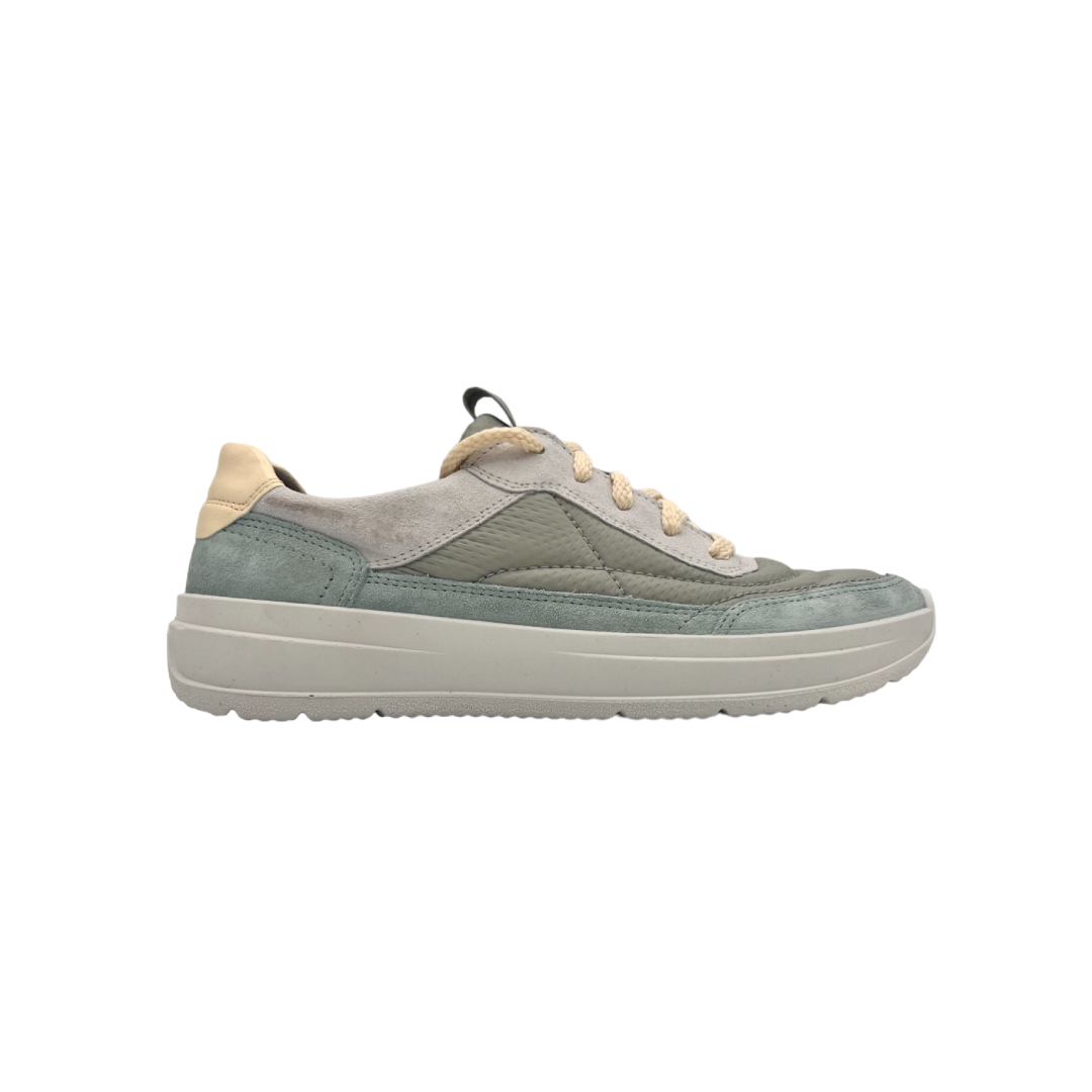 Sneaker in camoscio e nylon  tacco 3 cm.