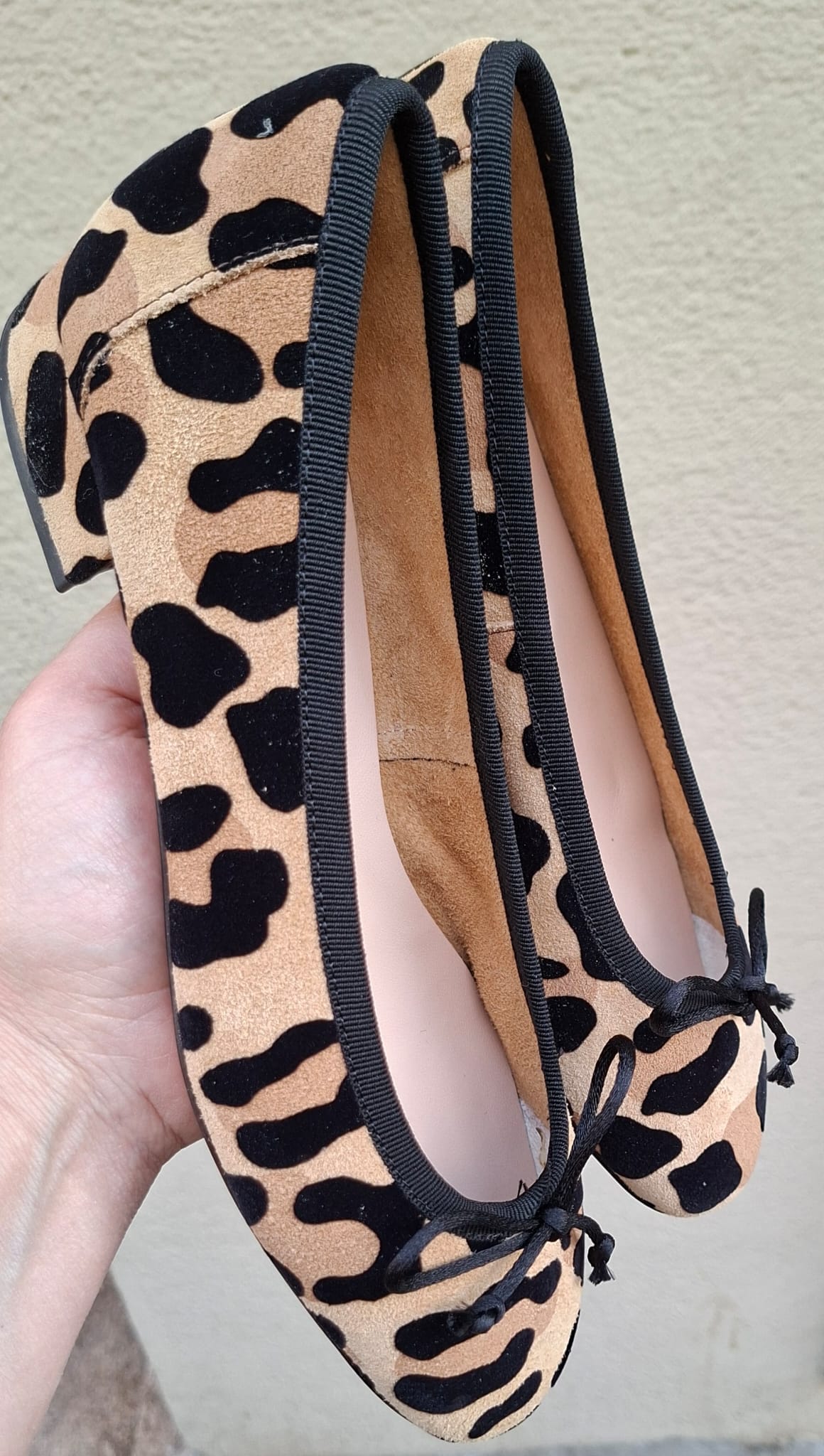 Décollètè camoscio stampa animalier tacco 2,5 cm.