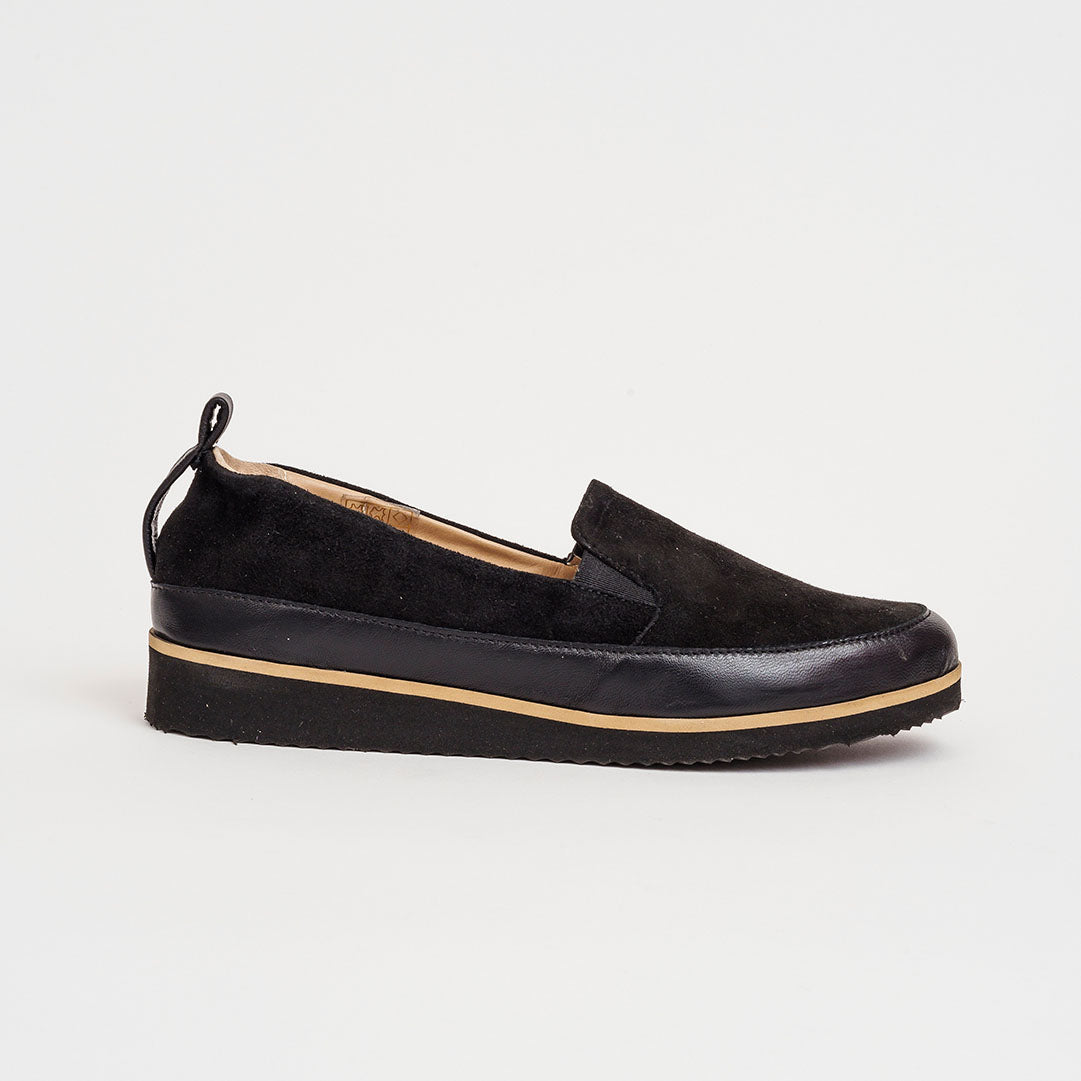 Slip-on camoscio tacco 3,5 cm.